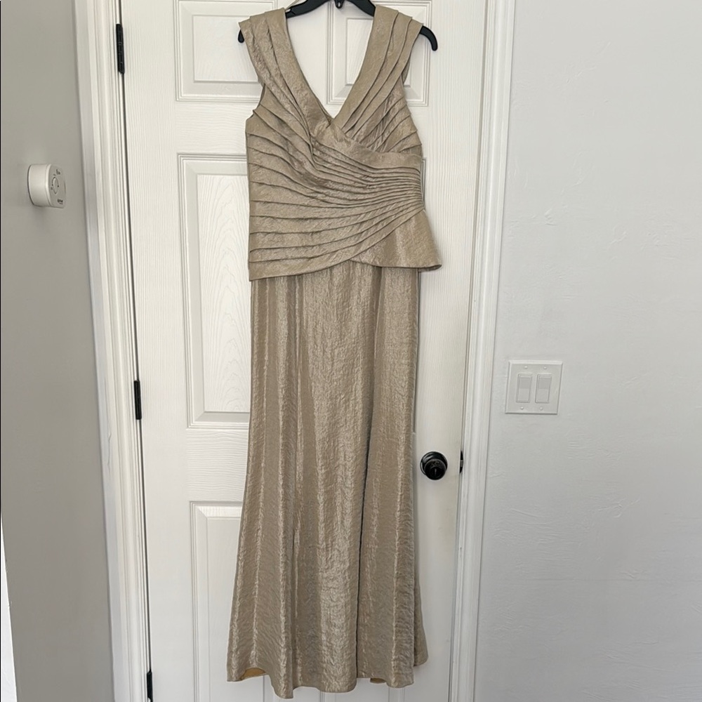 Elegant Gold Evening Gown